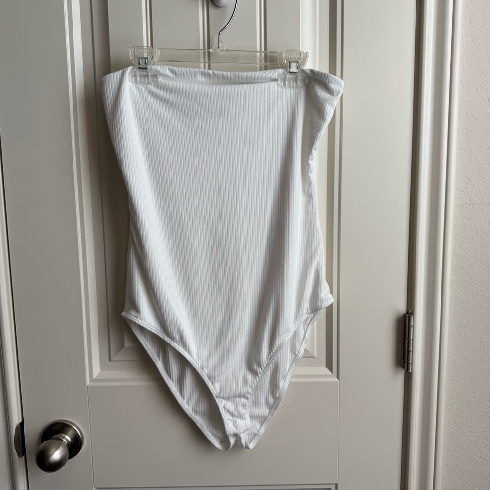 Fashion nova strapless bodysuit